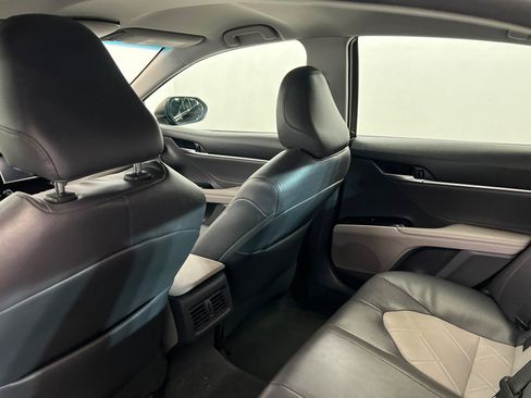 Used 2018 Toyota Camry XLE w/ Driver Assist Package FWD image 19