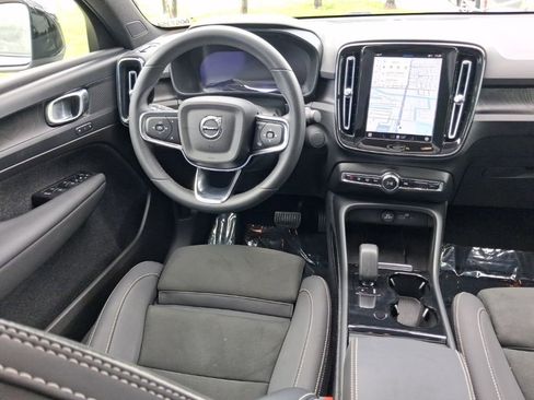 Used 2023 Volvo C40 P8 Recharge Plus AWD/4WD image 10