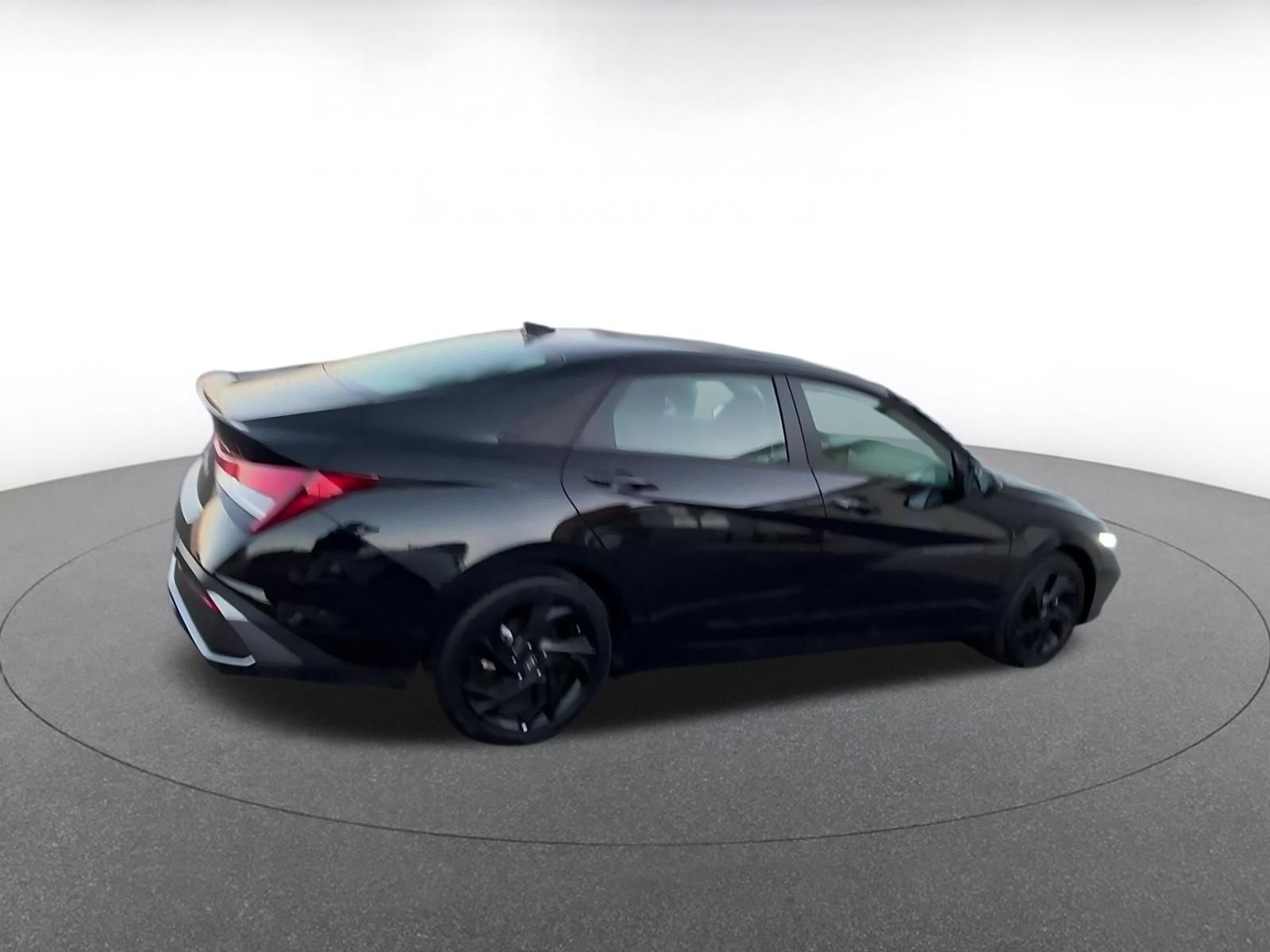 Used 2026 Hyundai Elantra Sport FWD image 13