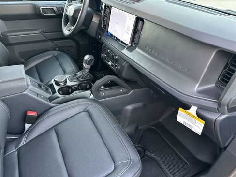 New 2025 Ford Bronco Badlands image 16