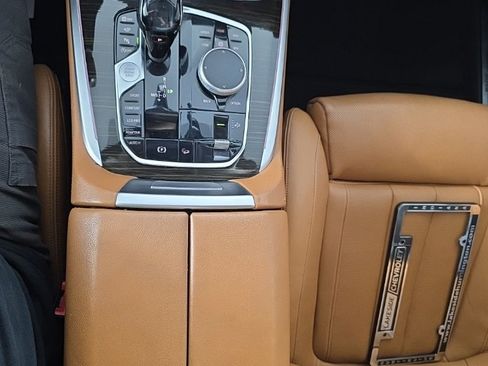 Used 2019 BMW X7 xDrive50i w/ Premium Package image 22