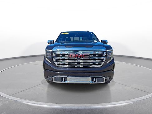 Used 2023 GMC Sierra 1500 Denali w/ Denali Reserve Package AWD/4WD image 3