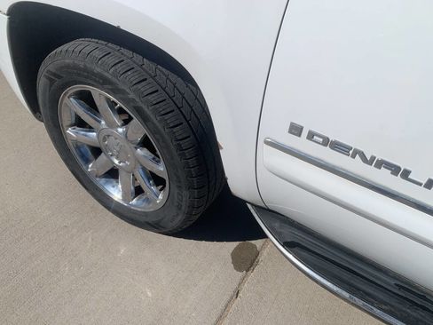 Used 2007 GMC Yukon XL Denali image 9