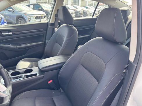 Used 2025 Nissan Altima 2.5 SV FWD image 28