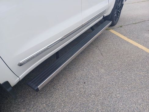 Used 2025 Chevrolet Silverado 1500 High Country AWD/4WD image 31