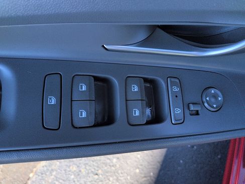 Used 2024 Hyundai Elantra SEL image 13