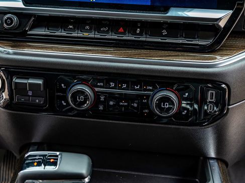 Used 2024 Chevrolet Silverado 1500 LT Trail Boss w/ Convenience Package II image 27