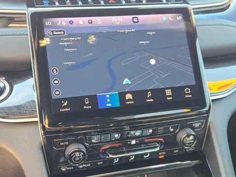 Used 2022 Jeep Grand Cherokee Trailhawk AWD/4WD image 3