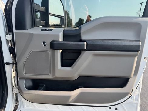Used 2017 Ford F250 XL w/ Power Equipment Group AWD/4WD image 14
