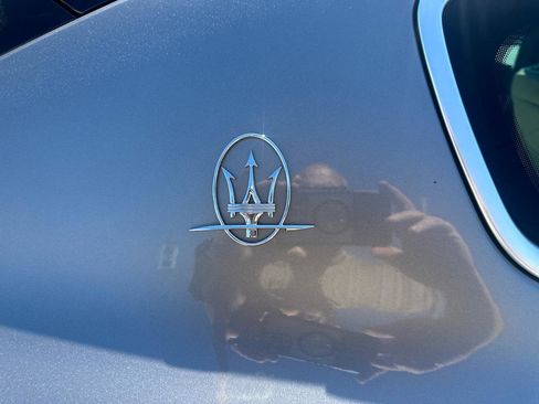 Used 2018 Maserati Levante GranLusso AWD/4WD image 22