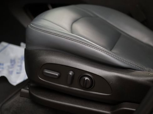 Used 2022 Buick Enclave Essence w/ Experience Buick Package image 21