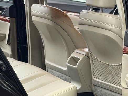 Used 2011 Subaru Legacy 2.5i Limited image 7