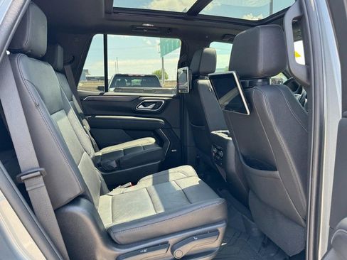 Used 2023 Chevrolet Tahoe Z71 w/ Luxury Package AWD/4WD image 13
