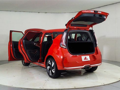 Used 2025 Kia Soul GT-Line w/ GT-Line Technology Package image 11