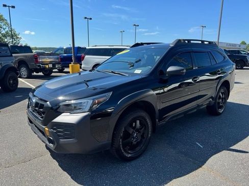 Used 2025 Subaru Outback Wilderness AWD/4WD image 3
