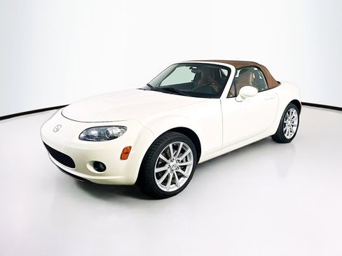 Used 2008 MAZDA MX-5 Miata Grand Touring image 3