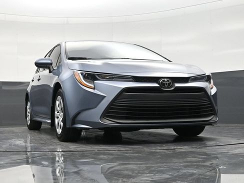 Used 2025 Toyota Corolla LE FWD image 25