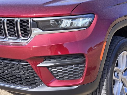 New 2025 Jeep Grand Cherokee Laredo X image 8