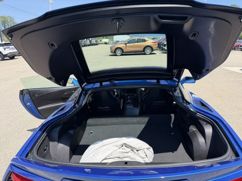 Used 2019 Chevrolet Corvette Stingray Coupe w/ Battery Protection Package RWD image 33