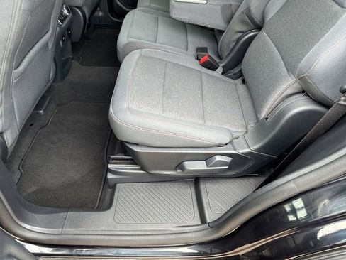 Used 2025 Ford Explorer Active AWD/4WD image 36