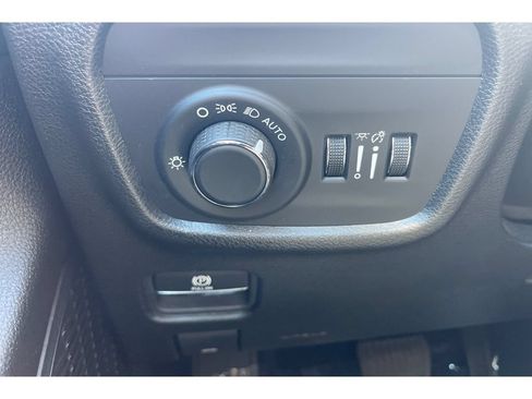 Used 2024 Jeep Grand Cherokee Laredo w/ Luxury Tech Group I AWD/4WD image 39