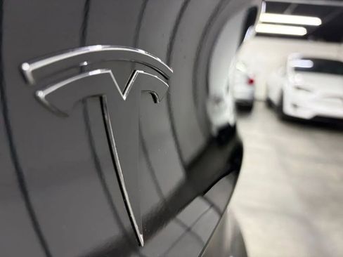 Used 2018 Tesla Model 3 Long Range RWD image 24
