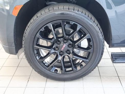 Used 2022 GMC Yukon Denali RWD image 10