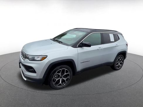 Used 2025 Jeep Compass Limited AWD/4WD image 8