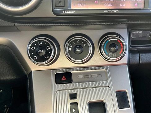 Used 2015 Scion xB image 30