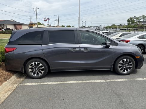 Used 2024 Honda Odyssey EX-L image 11