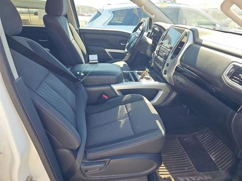 Used 2021 Nissan Titan SV w/ SV Convenience Package AWD/4WD image 8