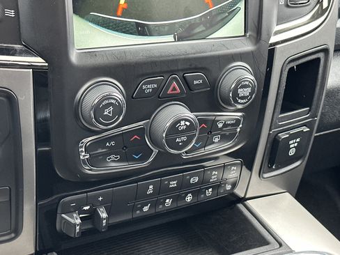 Used 2018 RAM 2500 Laramie w/ Sport Appearance Group image 23