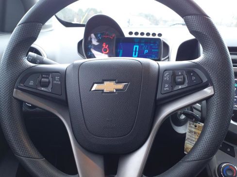 Used 2016 Chevrolet Sonic LT image 7
