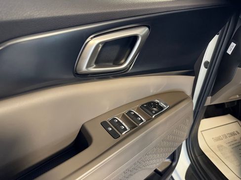 Certified 2026 Kia Carnival FWD image 14
