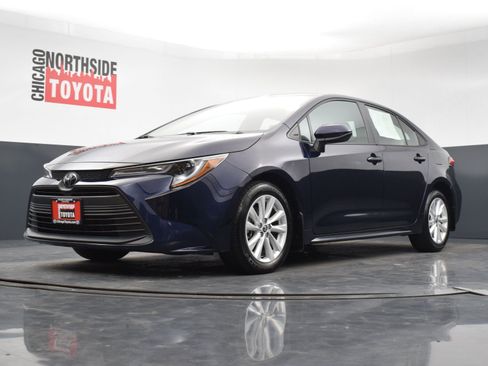 Used 2025 Toyota Corolla LE w/ LE Premium Package image 31