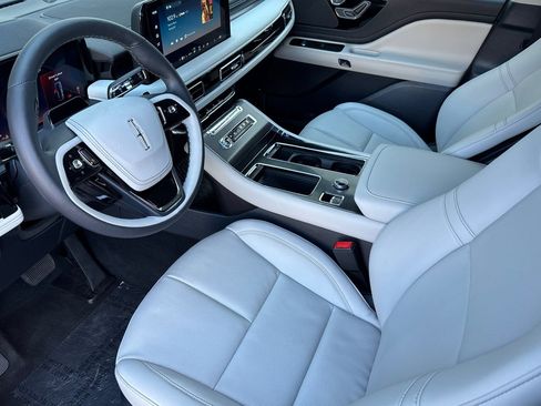 New 2026 Lincoln Aviator AWD w/ Jet Appearance Package image 8