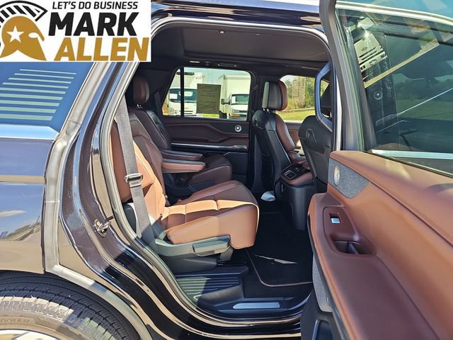 Used 2025 Lincoln Navigator Reserve AWD/4WD image 28