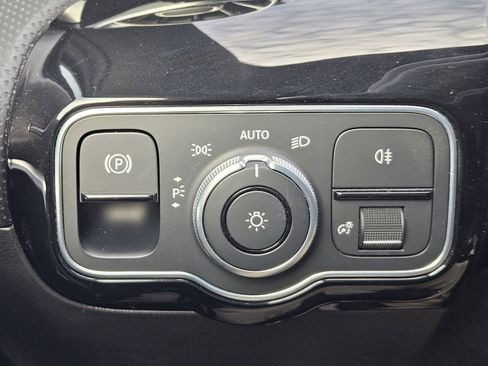 Used 2020 Mercedes-Benz A 220 A 220 image 21