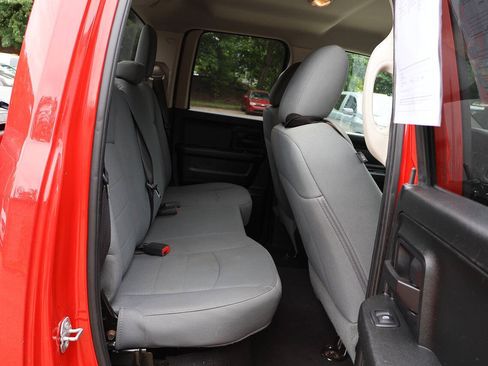 Used 2018 RAM 1500 Express AWD/4WD image 17