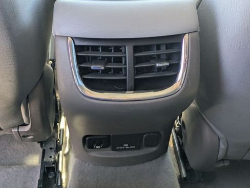 Used 2017 Chevrolet Malibu LT FWD image 25