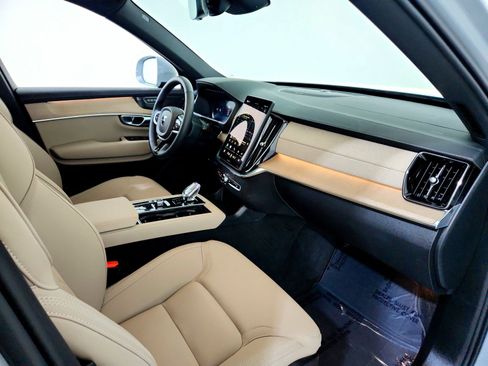 Used 2026 Volvo XC90 B6 Plus image 22