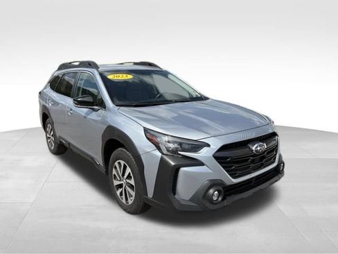 Used 2023 Subaru Outback Premium AWD/4WD image 8