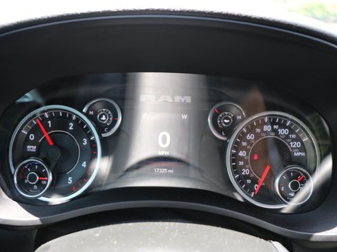 Used 2022 RAM 2500 Big Horn AWD/4WD image 21