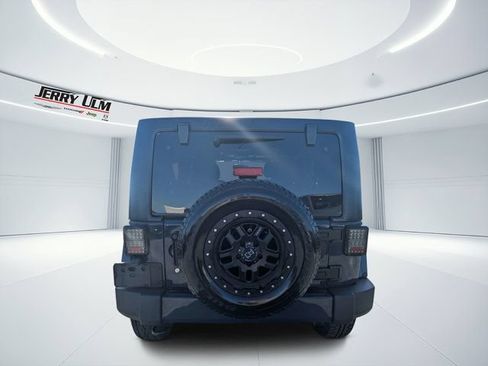 Certified 2017 Jeep Wrangler Unlimited Sahara AWD/4WD image 4