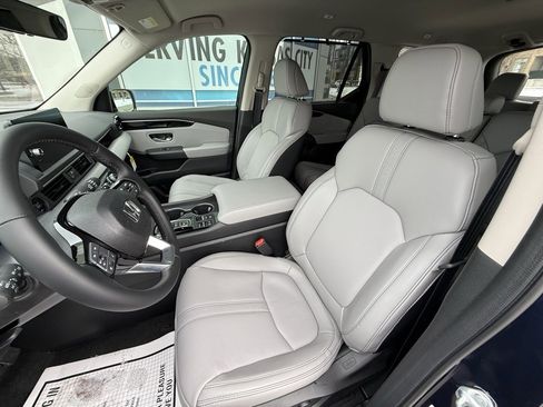 New 2025 Honda Pilot EX-L image 10