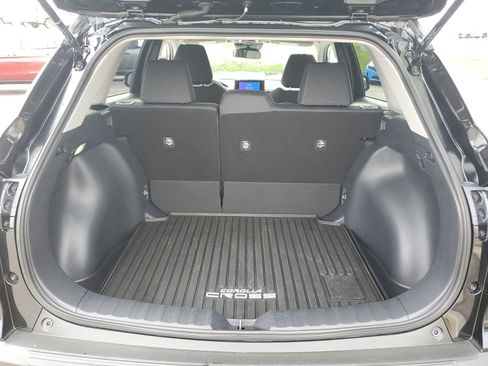 Certified 2023 Toyota Corolla Cross LE FWD image 9