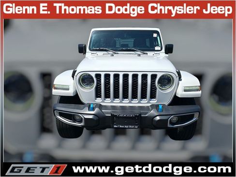 Used 2023 Jeep Wrangler Unlimited Sahara w/ Cold Weather Group AWD/4WD image 2