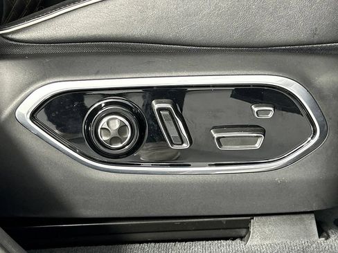 Used 2022 Jeep Grand Cherokee Summit AWD/4WD image 11
