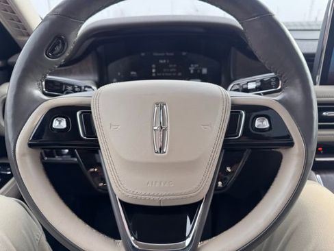 Used 2023 Lincoln Aviator Reserve w/ Class IV Trailer Tow Package image 9