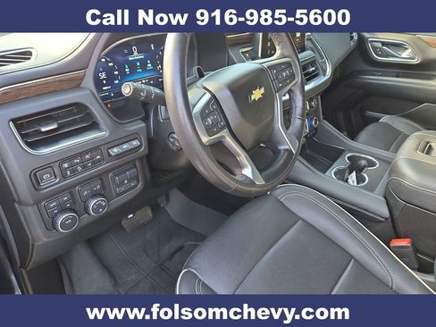 Used 2023 Chevrolet Suburban Premier w/ Advanced Technology Package AWD/4WD image 12